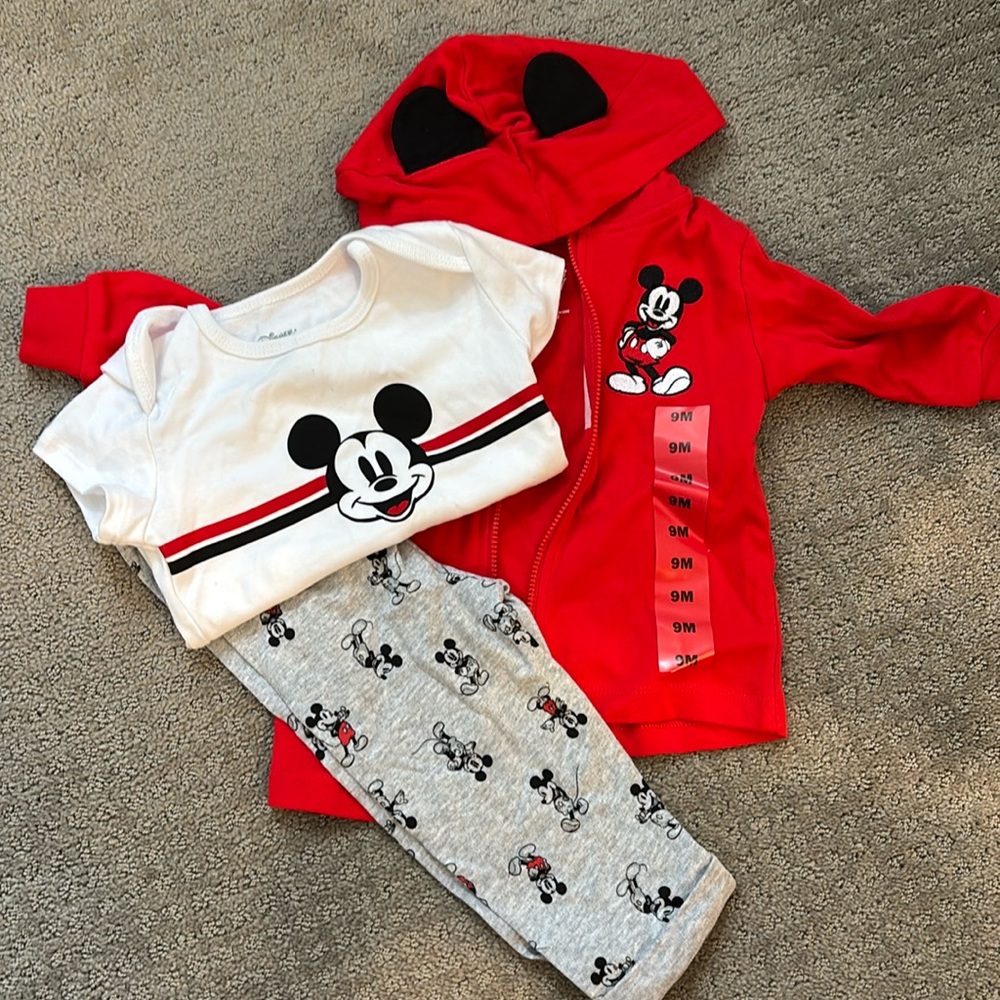NEW Disney Mickey Mouse Baby Set